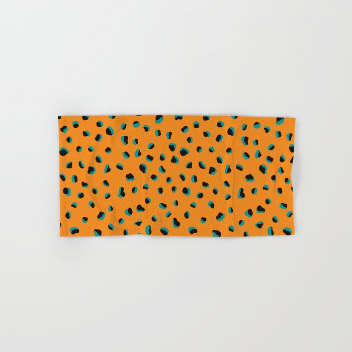 Funky cheetah animal print Bath Towel Gallery Image 1