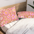 Retro vintage pink daisies pattern  Pillow Sham Gallery Image 2