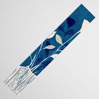Flowers in a White Vase Table Runner Gallery Image 3