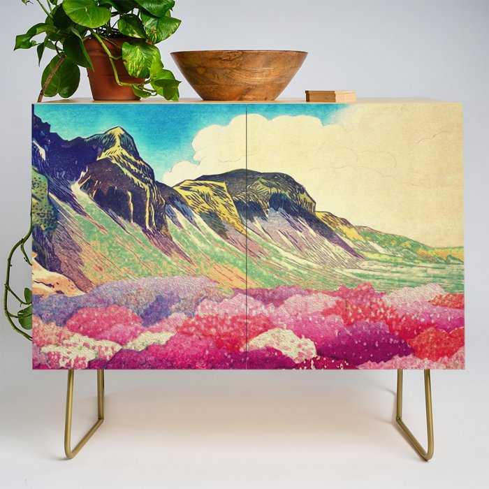 Walk towards Manayama Credenza Gallery Image 1