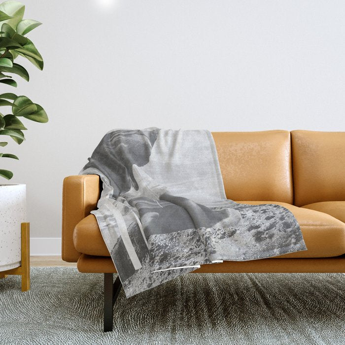 SRNT 01 Throw Blanket Gallery Image 1