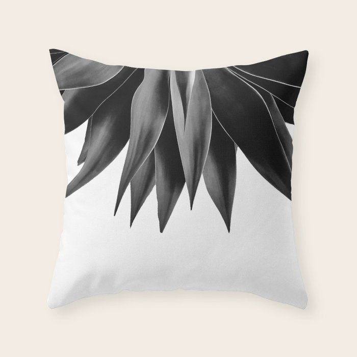 Agave fringe - noir Throw Pillow Gallery Image 6