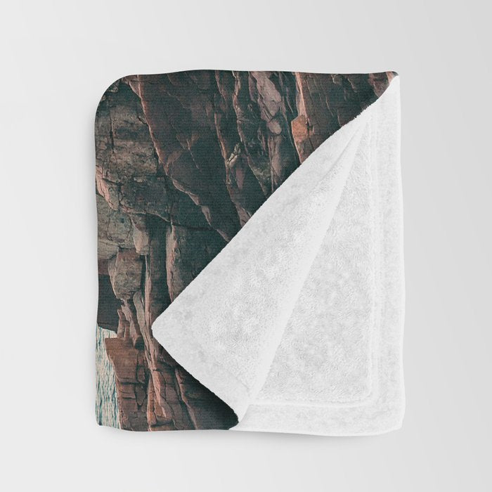 Expanding Throw Blanket Gallery Image 3