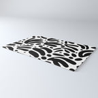 Black and white organic plant leaf art pattern Rug Gallery Image 3