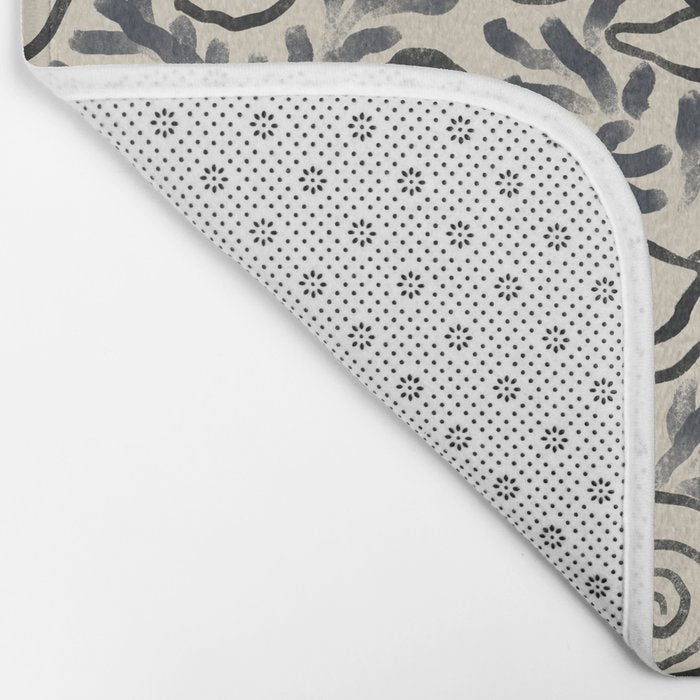 Snail Gardener Bath Mat Gallery Image 2