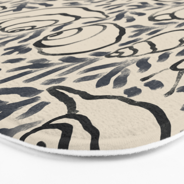 Snail Gardener Bath Mat Gallery Image 3