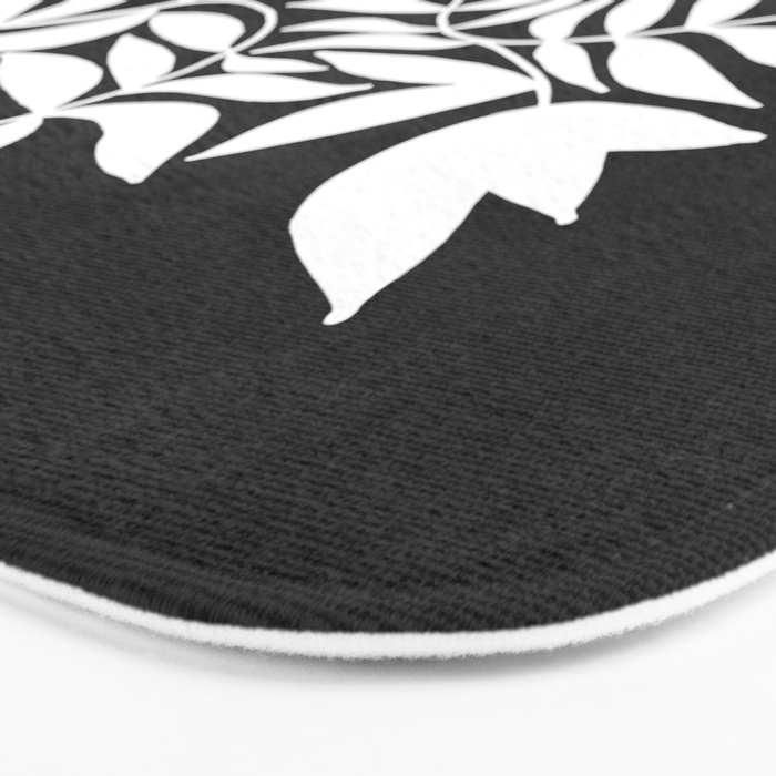 Triple Lip Vining Tulip ii Bath Mat Gallery Image 3