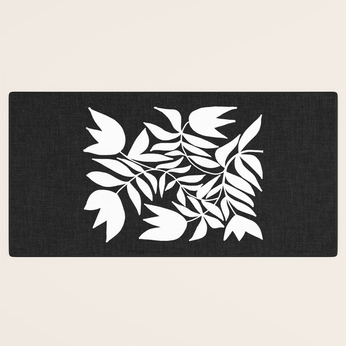 Triple Lip Vining Tulip ii Desk Mat Gallery Image 3