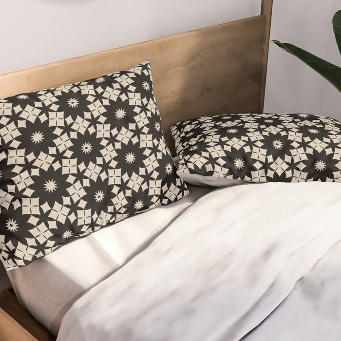 Intricate Geometric Floral Pattern Pillow Sham Gallery Image 2