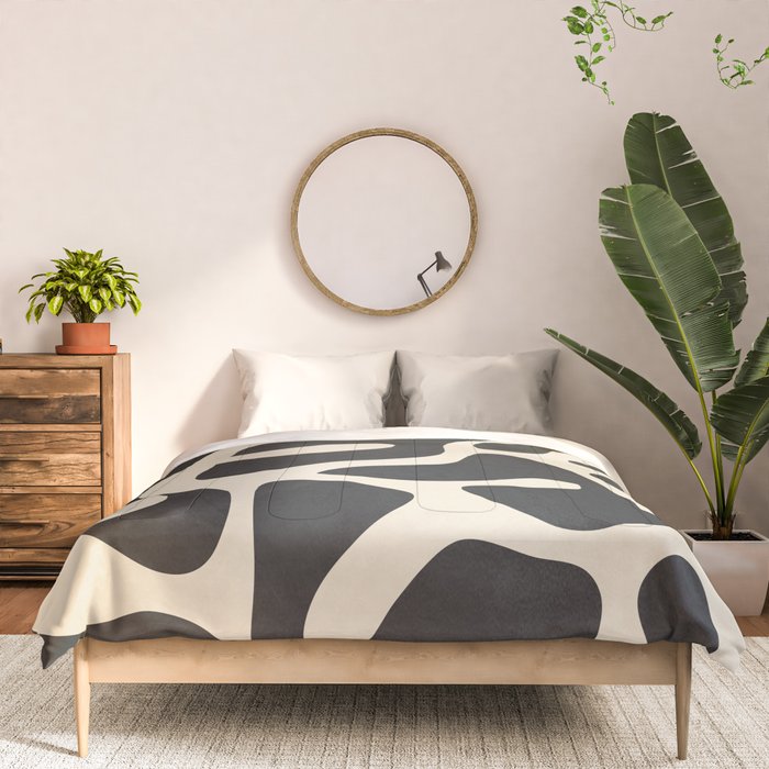 Minimalist Abstract Leaves 1 Comforter Gallery Image 3