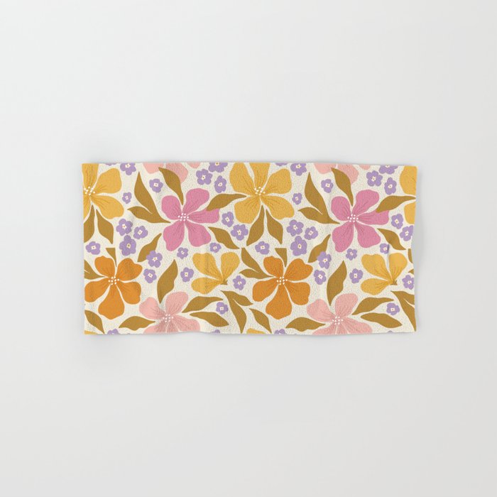 Groovy flowers Bath Towel Gallery Image 1
