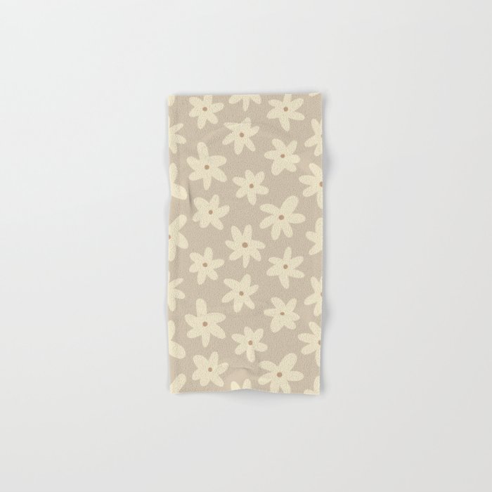 Pastel Daisies Bath Towel Gallery Image 1