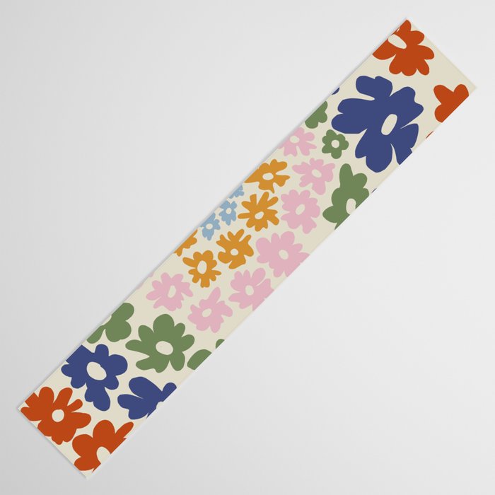 Mini Reto Daisy  Table Runner Gallery Image 3