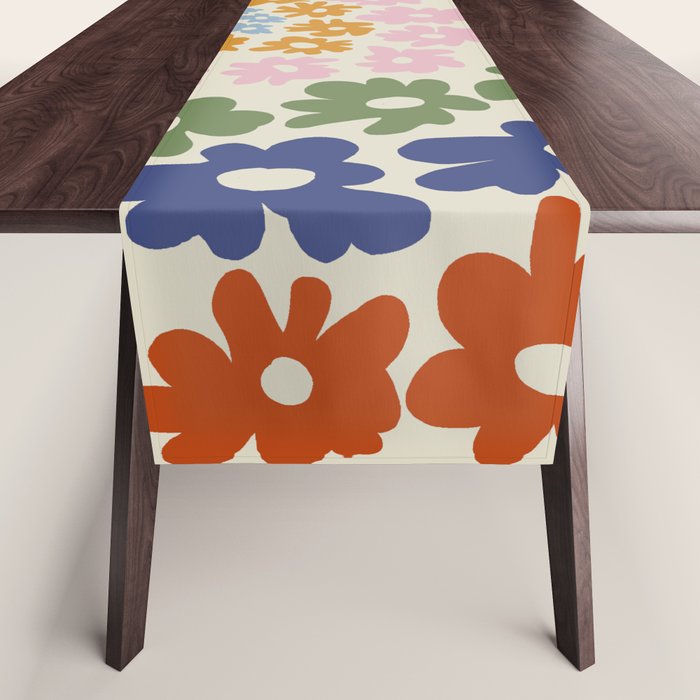 Mini Reto Daisy  Table Runner Gallery Image 1