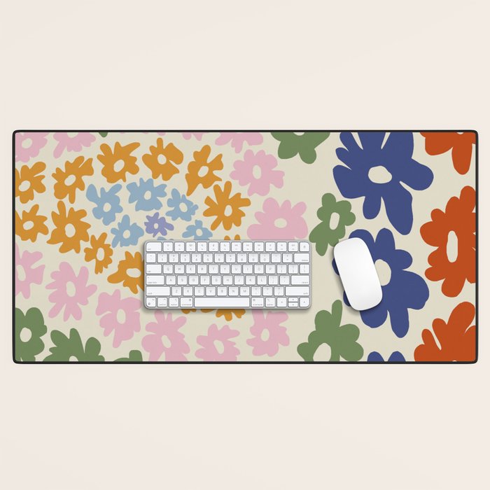Mini Reto Daisy  Desk Mat Gallery Image 1