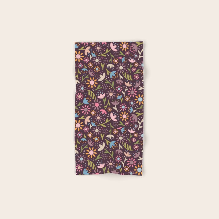 Ditsy Daisy Floral on Burgundy Bath Towel Gallery Image 1