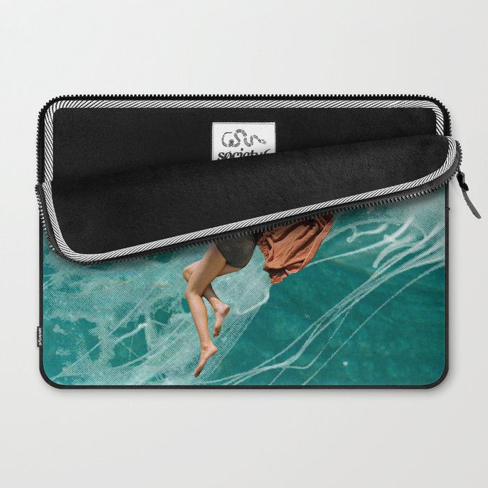 Wherever the current takes me (the jellyfish) Laptop Sleeve Gallery Image 2