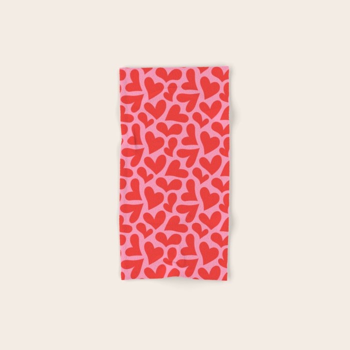Retro red love heart shape pattern Bath Towel Gallery Image 1