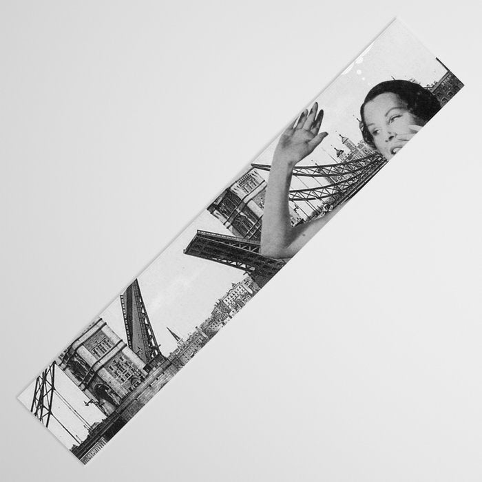Oh no! London ca. 1950 Table Runner Gallery Image 3