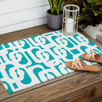 Mid-century Modern Abstract Turquoise and White Loop Pattern Outdoor Rug Gallery Image 2