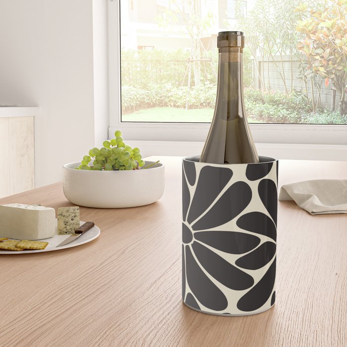 Big Daisy - Groovy Flower - Black & White Wine Chiller Gallery Image 4
