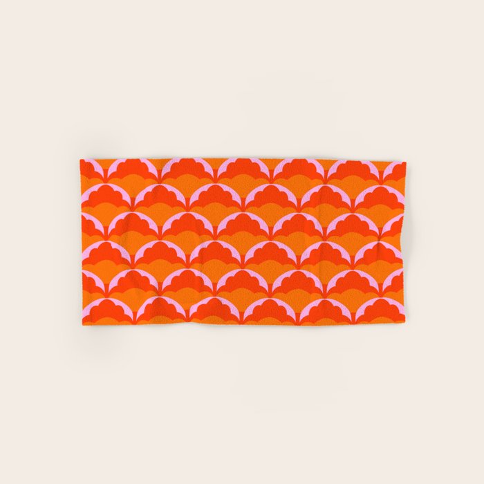 Orange Scalloped Floral Pattern Bath Towel Gallery Image 1