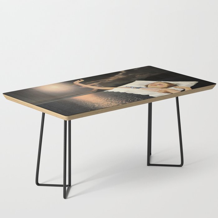 Lights out! It's bed time Coffee Table Gallery Image 1