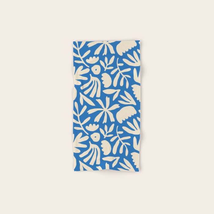 Organic nature flower shape art pattern Bath Towel Gallery Image 1