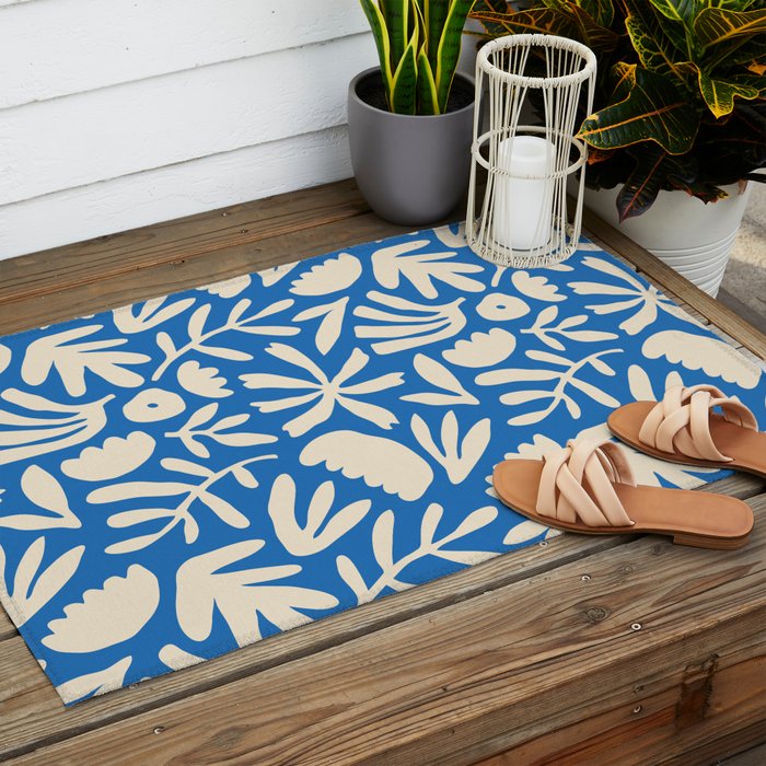 Organic nature flower shape art pattern Outdoor Rug Gallery Image 2