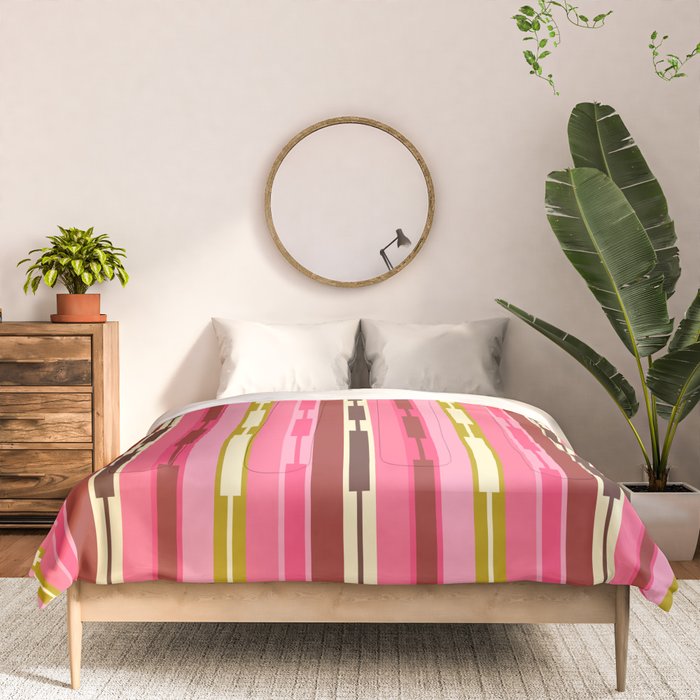 Eclectic Geo Chain Vertical Stripes Retro Contemporary Pattern in Pink Brown Moss Comforter Gallery Image 3