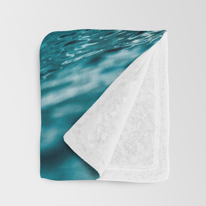 The Wave Throw Blanket Gallery Image 3