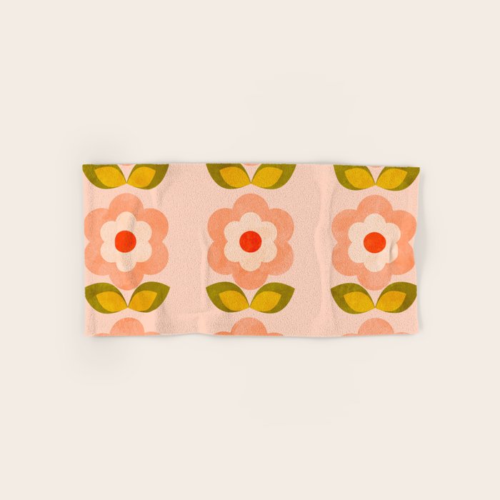 retro daisy minimal pink Bath Towel Gallery Image 1