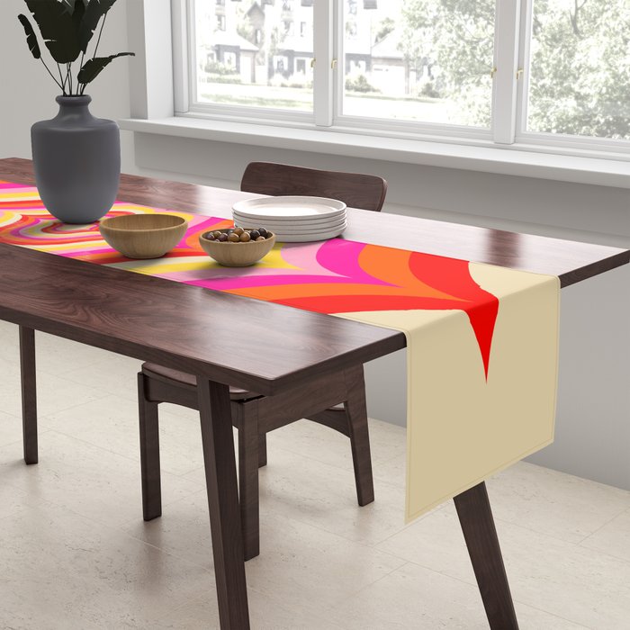 Sweet Kiss Table Runner Gallery Image 2