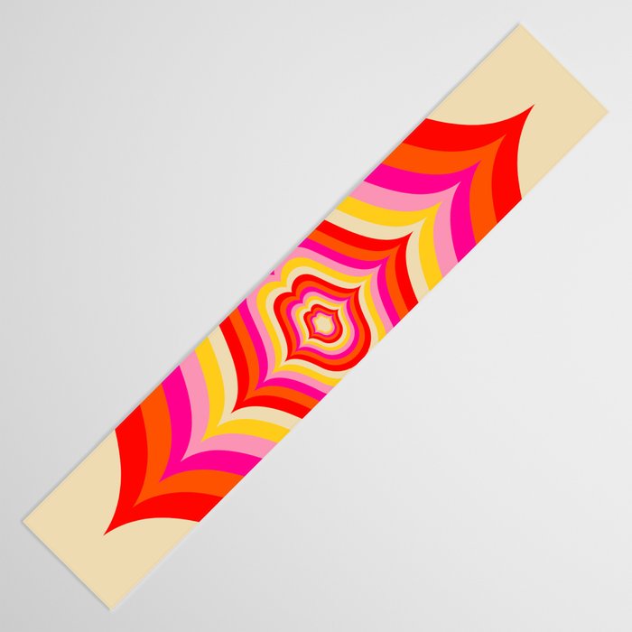 Sweet Kiss Table Runner Gallery Image 3