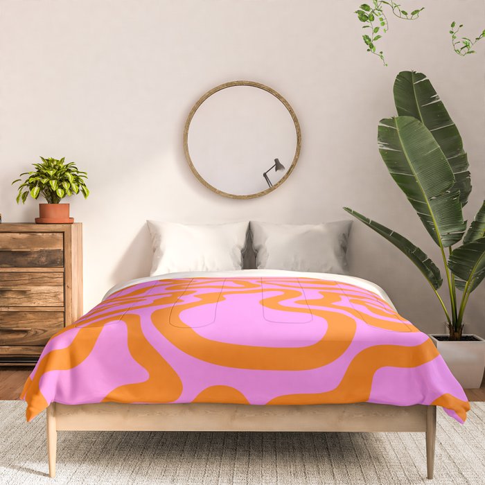 Wavy retro pink psychedelic pattern Comforter Gallery Image 3