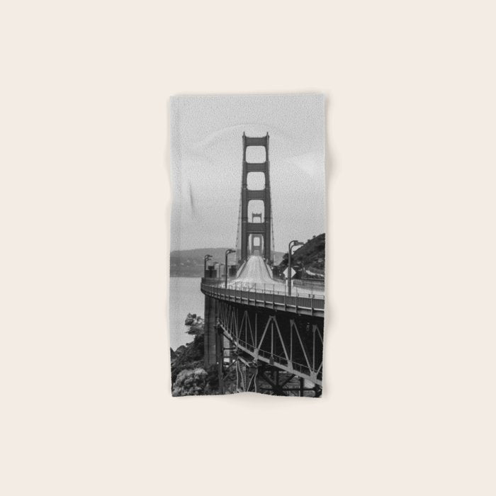 Golden Gate Bridge Black And White Bath Towel Gallery Image 1