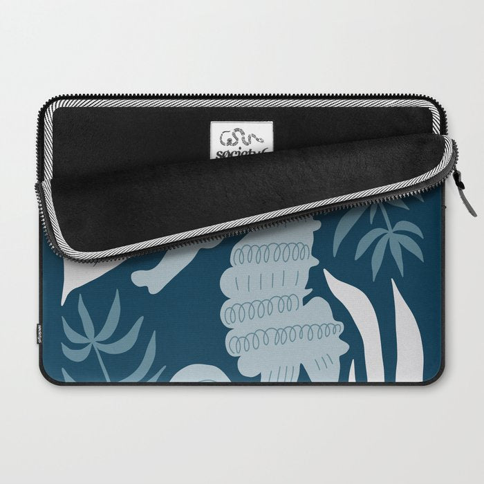 Seahorse Nest - Dark Laptop Sleeve Gallery Image 2