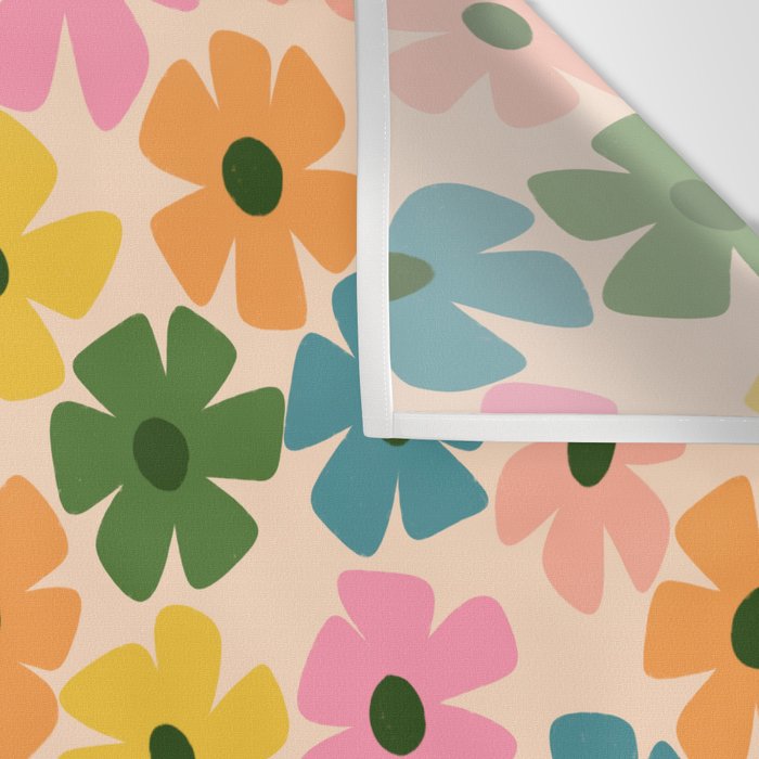 Retro Flower - Big Daisy Cream background Wall Tapestry Gallery Image 3
