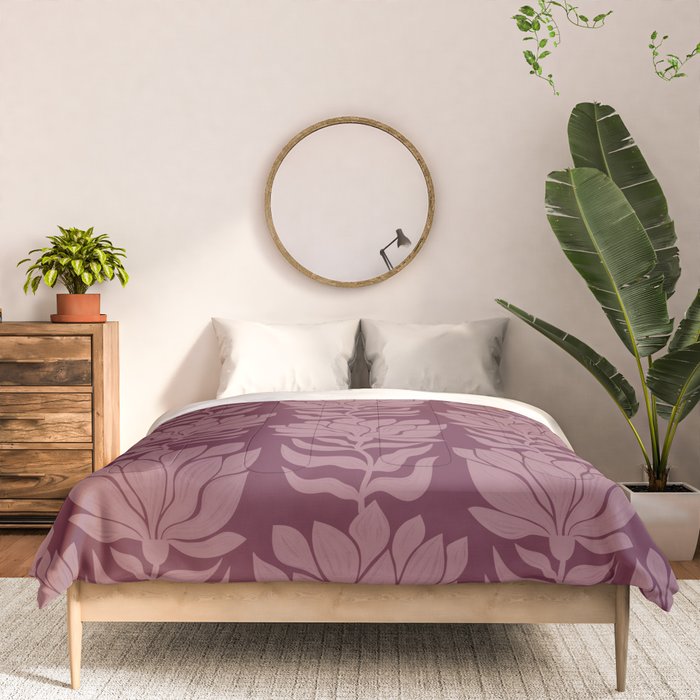 Modern Abstract Wavy Flowers in Plum Violet    Comforter Gallery Image 3
