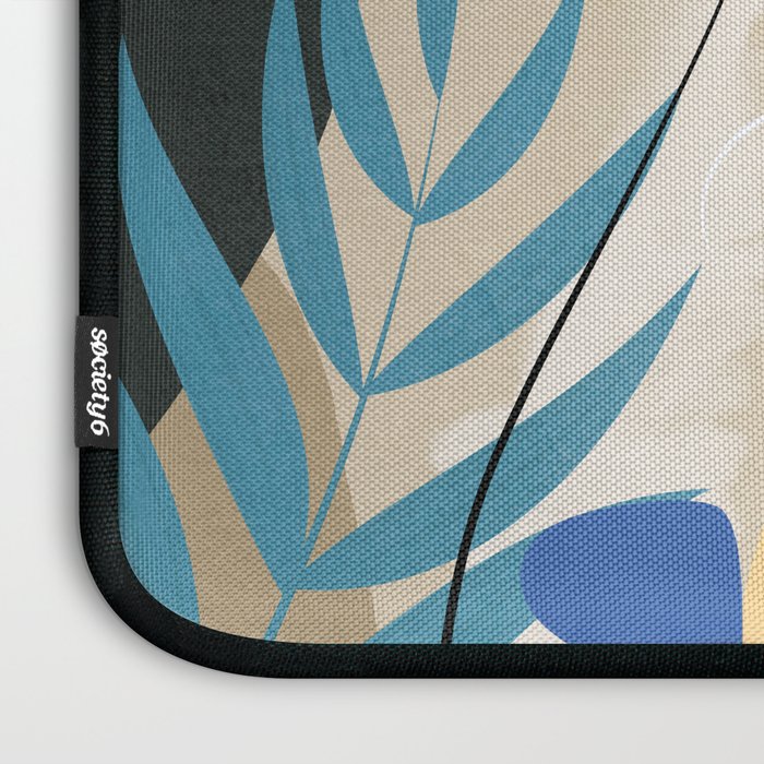 Nature Moment 8 Laptop Sleeve Gallery Image 3