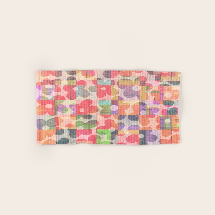 Retro Rainbow Daisy Quilt Bath Towel Gallery Image 1