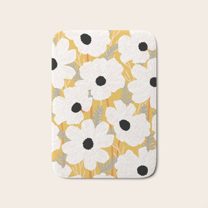 White Daisies Bath Mat Gallery Image 1