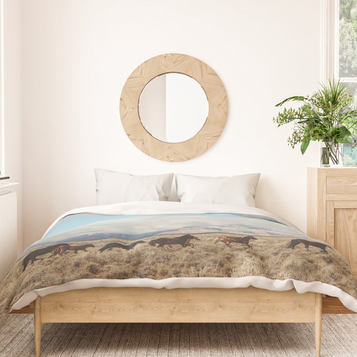 Running Reservation Horses Duvet Cover Gallery Image 3