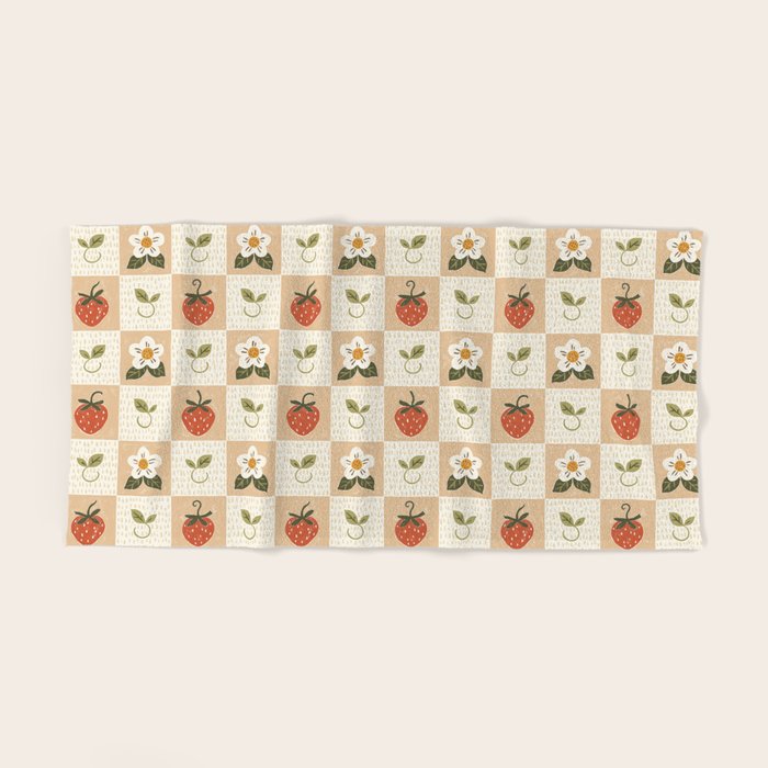 Cottage Strawberries Bath Towel Gallery Image 2