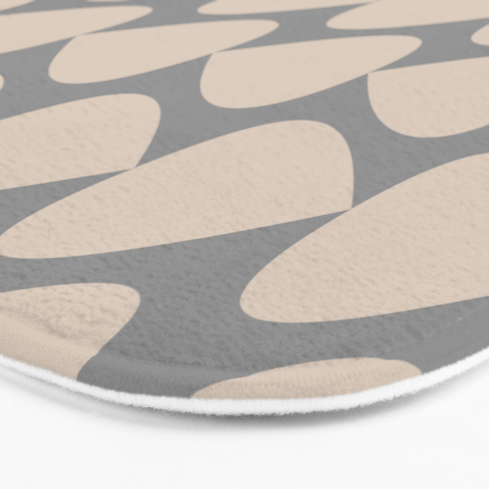 Plectrum Pattern in Putty and Gray Bath Mat Gallery Image 3