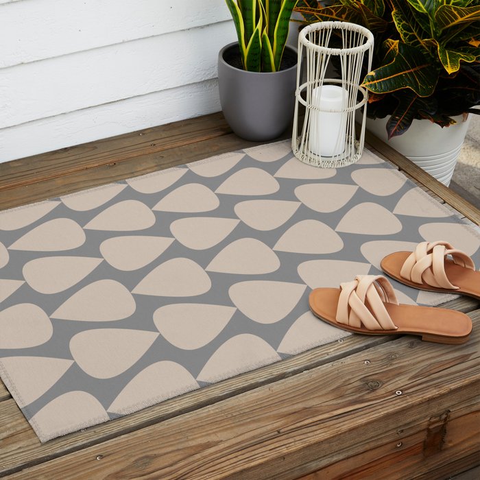 Plectrum Pattern in Putty and Gray Outdoor Rug Gallery Image 2