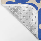 Daisy Time Retro Floral Pattern in Bright Blue and Cream Bath Mat Gallery Image 2