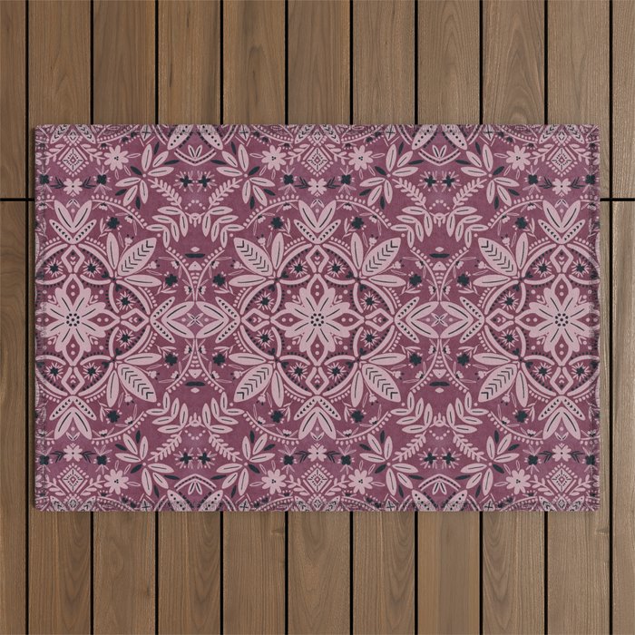 Chic Nature Charm Outdoor Rug Gallery Image 1