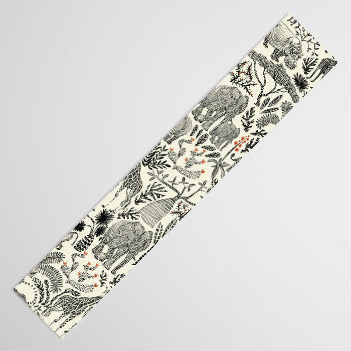 Wildlife Safari black ´n white Table Runner Gallery Image 3