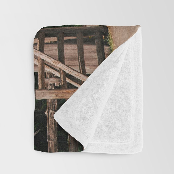 Mount Rainier National Park Entrance Throw Blanket Gallery Image 3